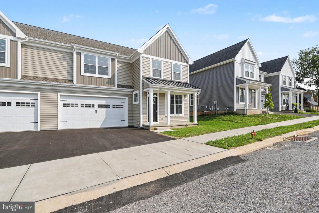 107 BROOKFIELD DRIVE Unit: LOT 18