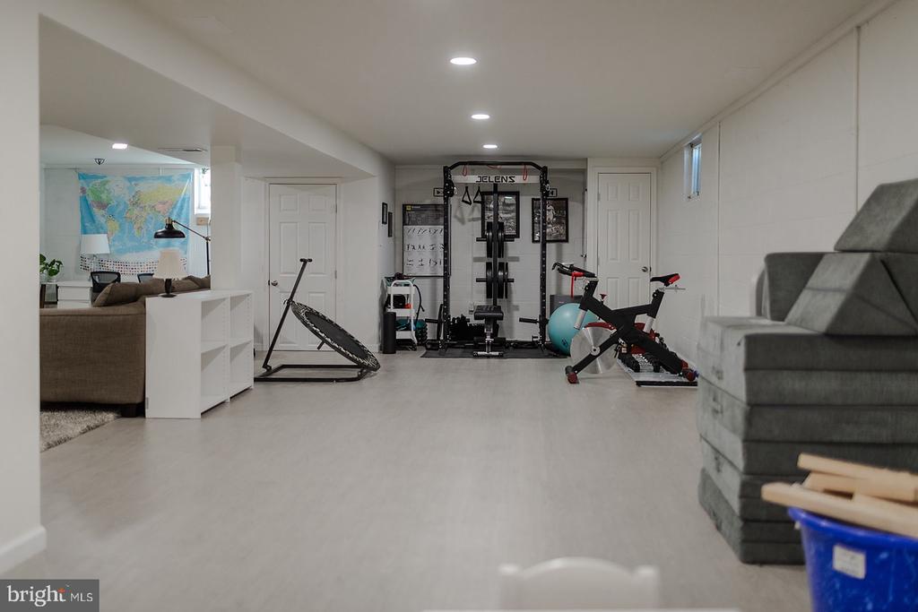 6350 HOLLOW DRIVE