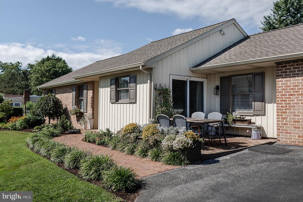6350 HOLLOW DRIVE