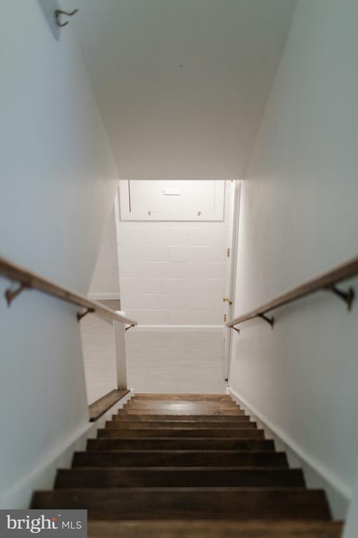 6350 HOLLOW DRIVE