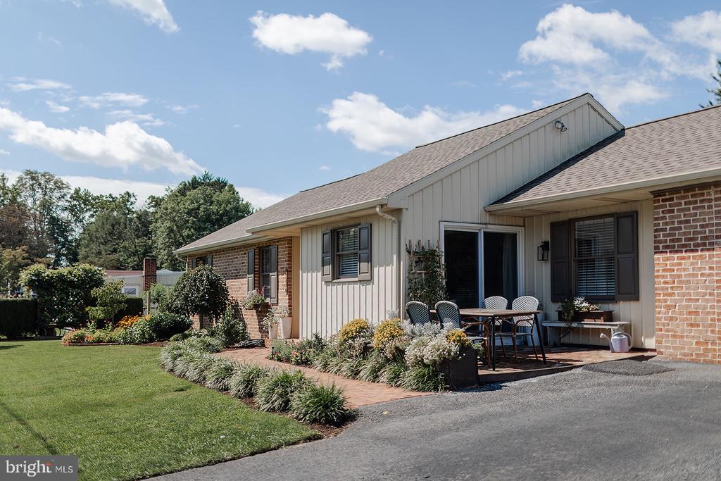 6350 HOLLOW DRIVE