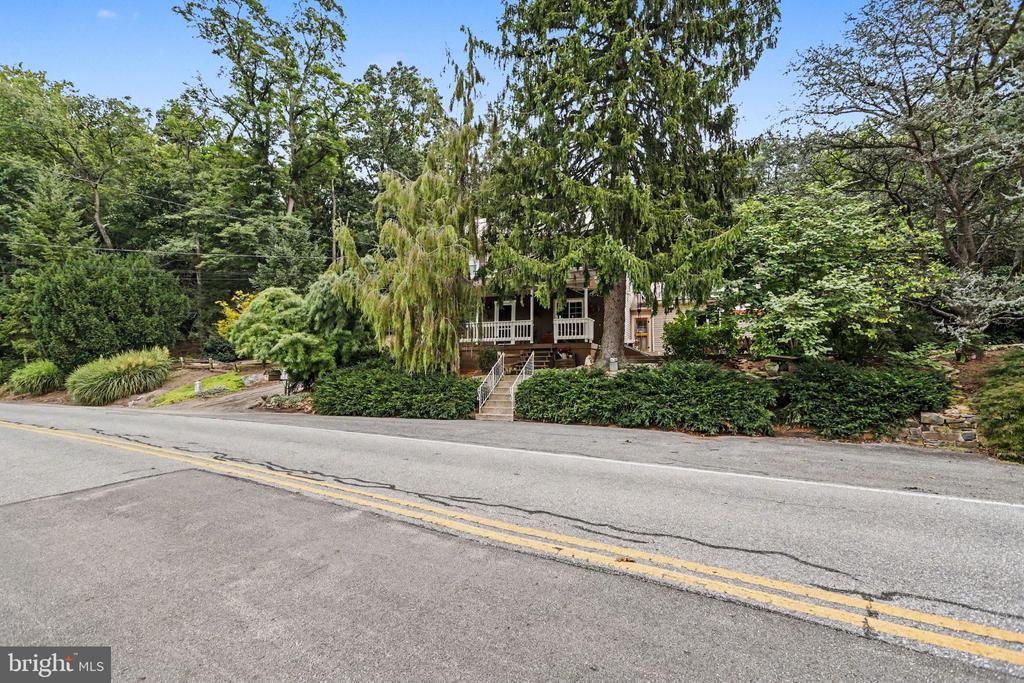 390 MILLER RD