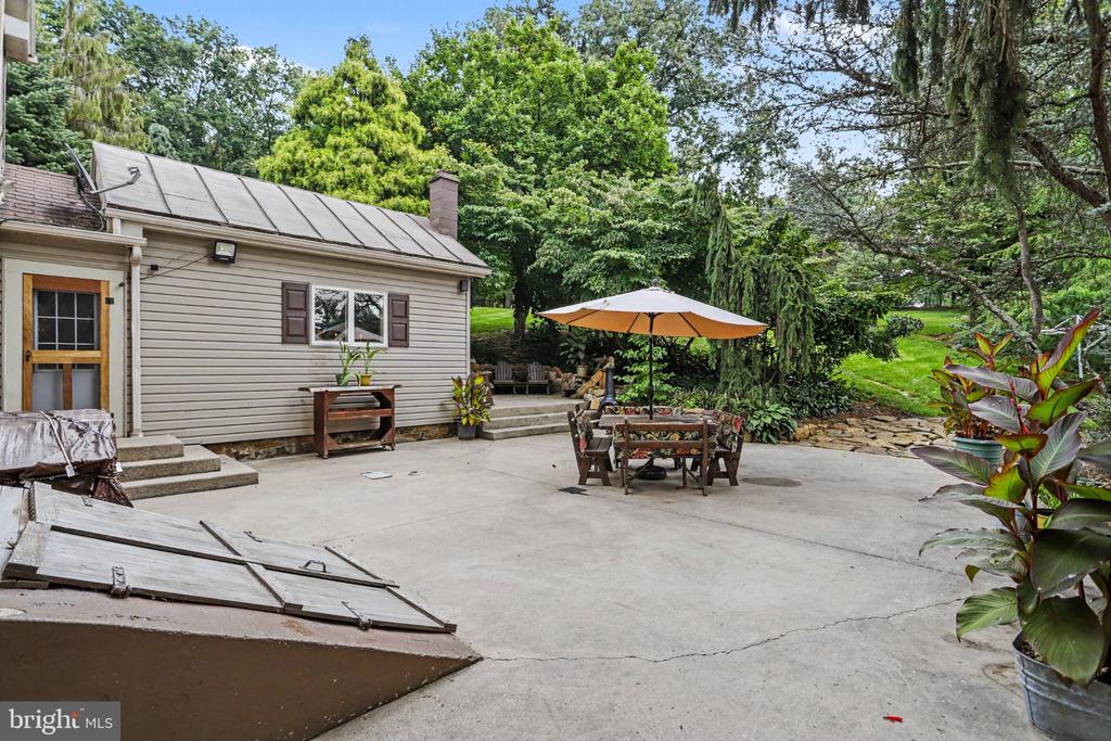 390 MILLER RD