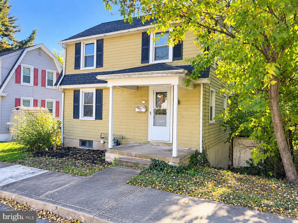 140 E HUMMELSTOWN STREET