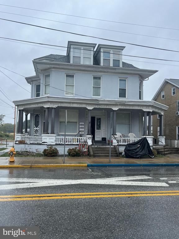 403-405 N RAILROAD STREET