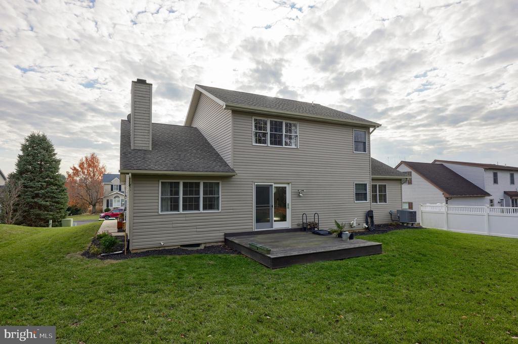 10 FOXCHASE LANE