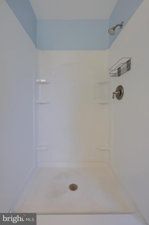 10 FOXCHASE LANE