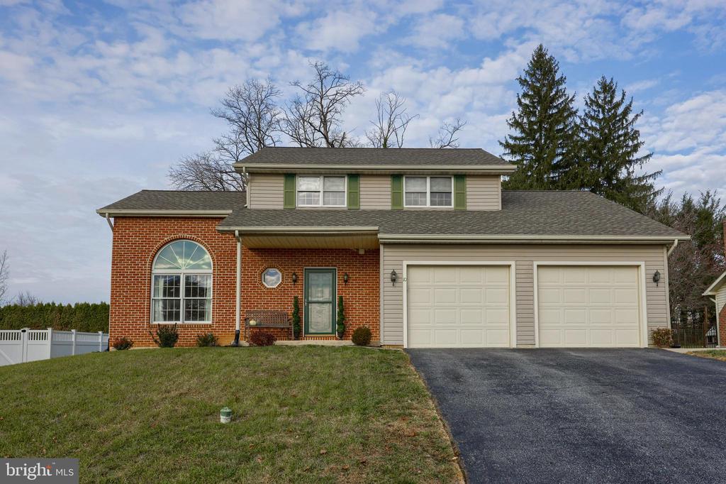 10 FOXCHASE LANE