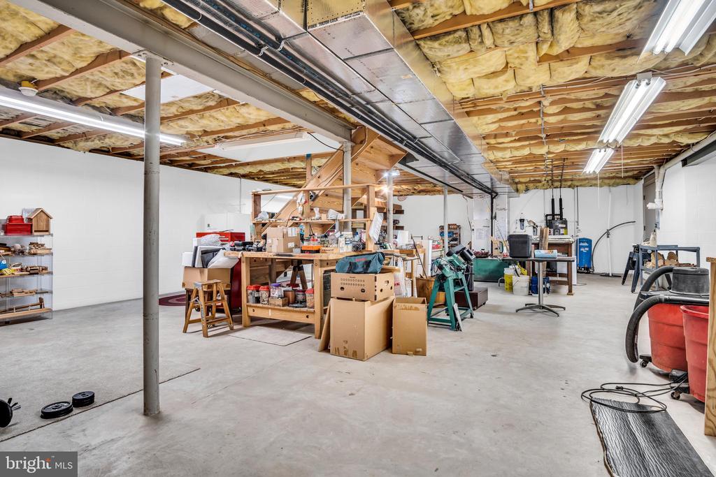 173 LAWN ROAD