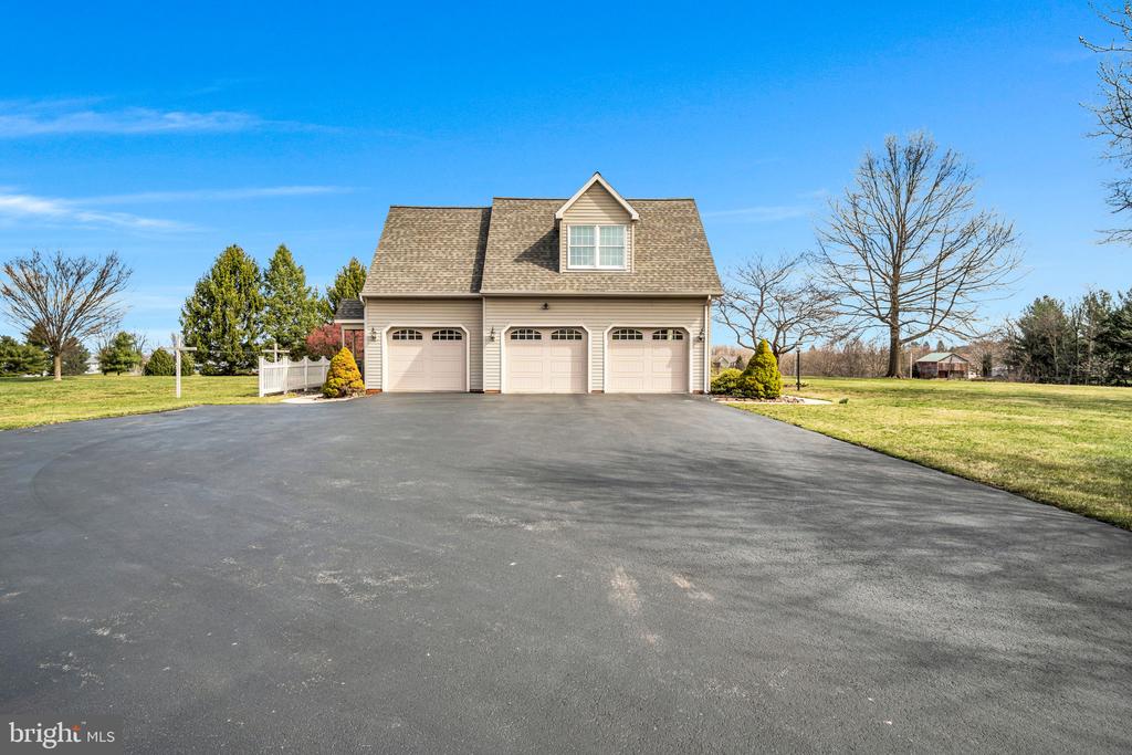 173 LAWN ROAD