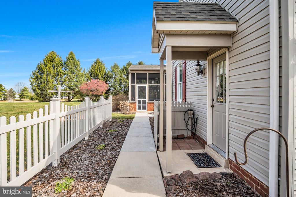 173 LAWN ROAD