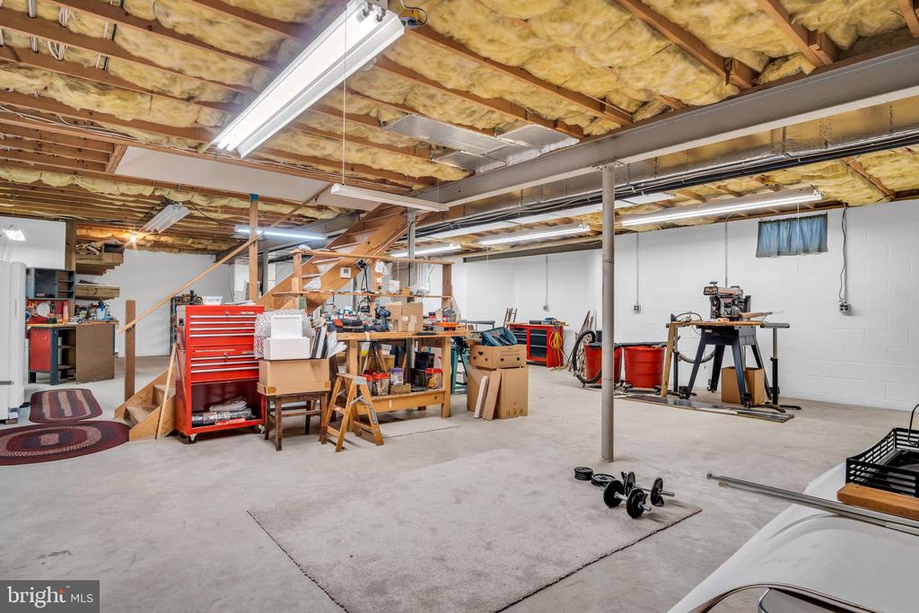 173 LAWN ROAD