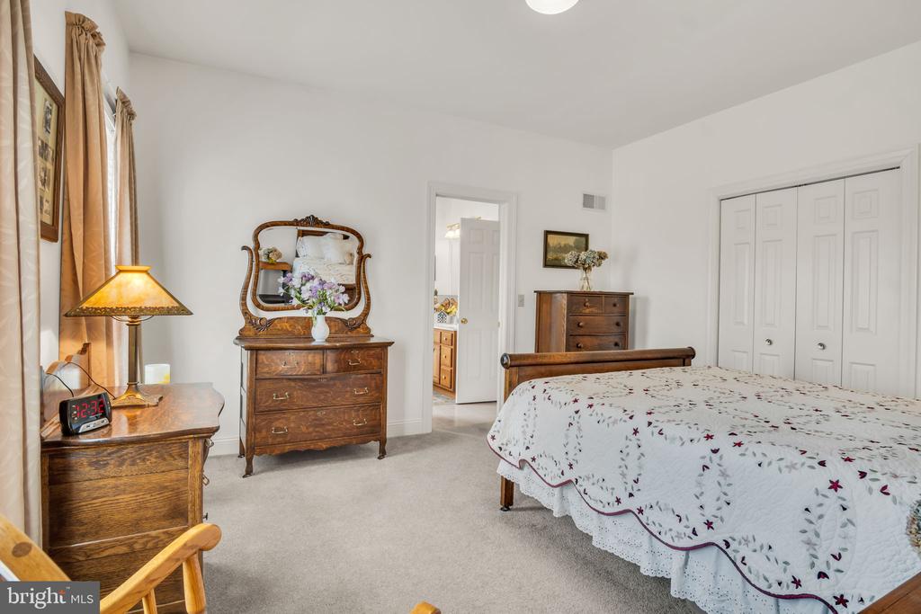 173 LAWN ROAD