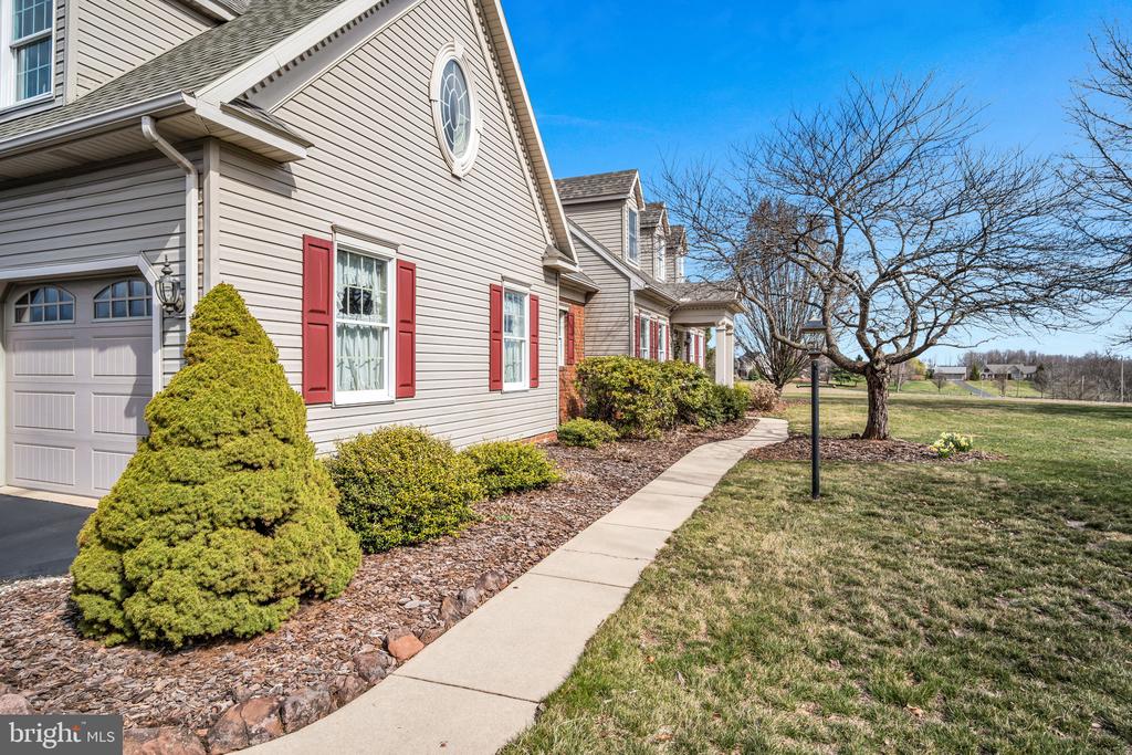 173 LAWN ROAD