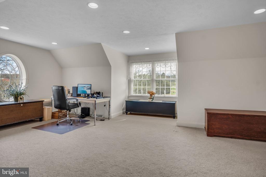 173 LAWN ROAD