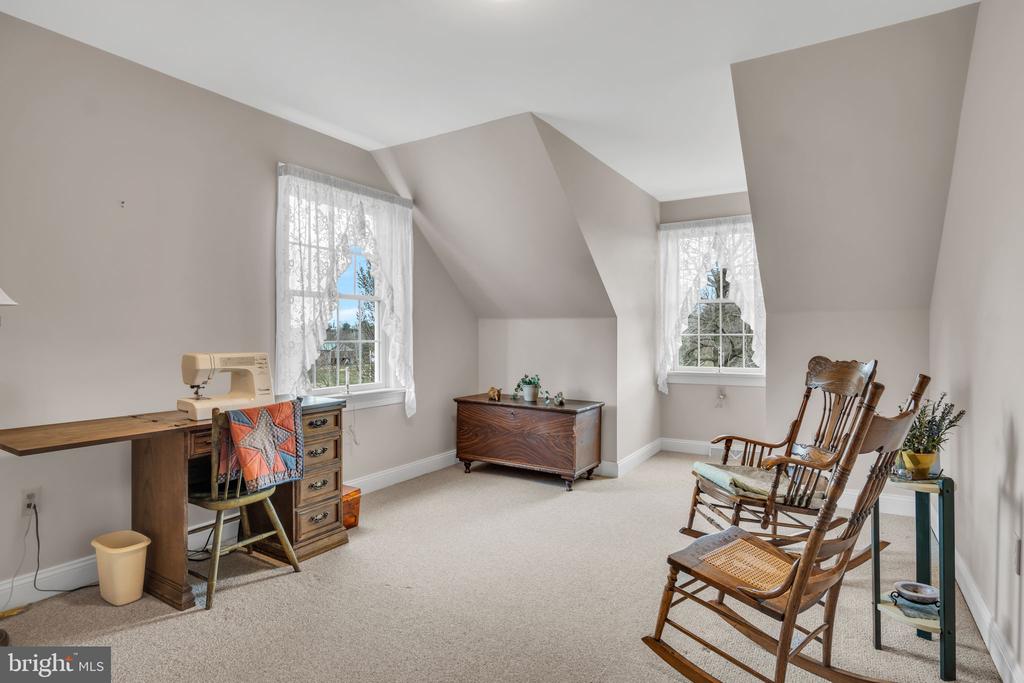 173 LAWN ROAD