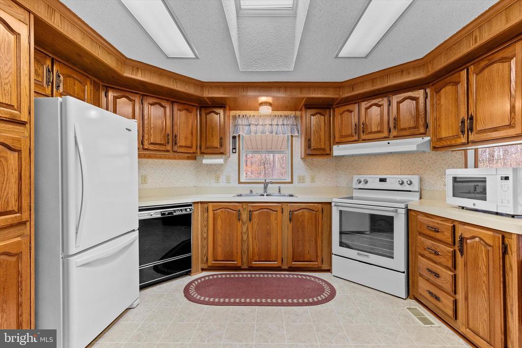 38 ASPEN DRIVE