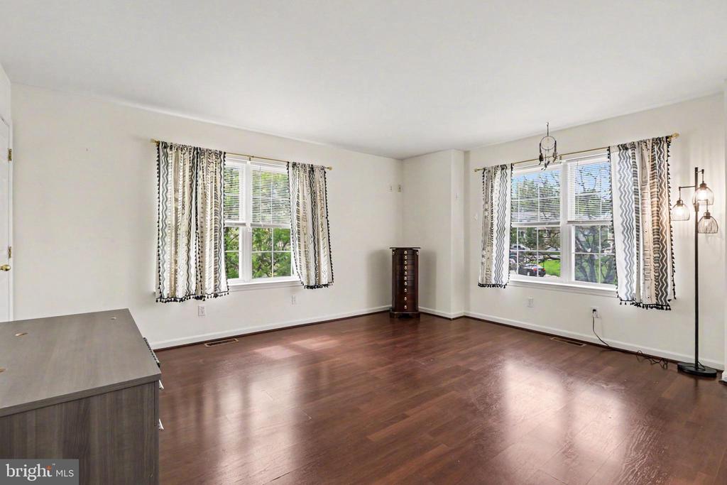 108 WOODSIDE COURT