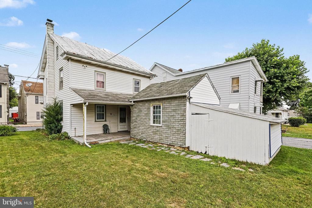428 W QUEEN STREET
