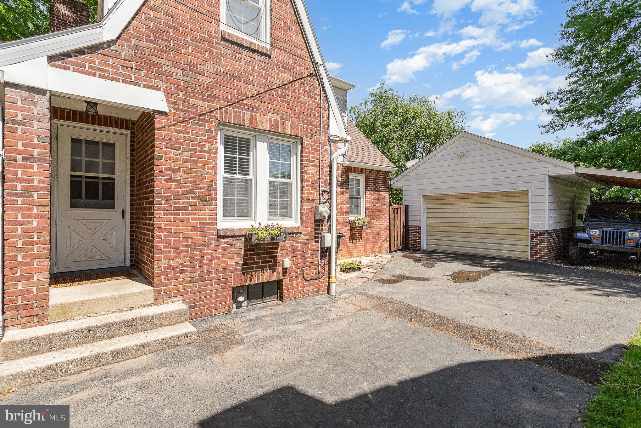 129 N FINDLAY STREET