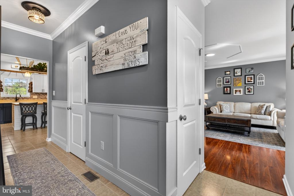 25 THOROUGHBRED DRIVE