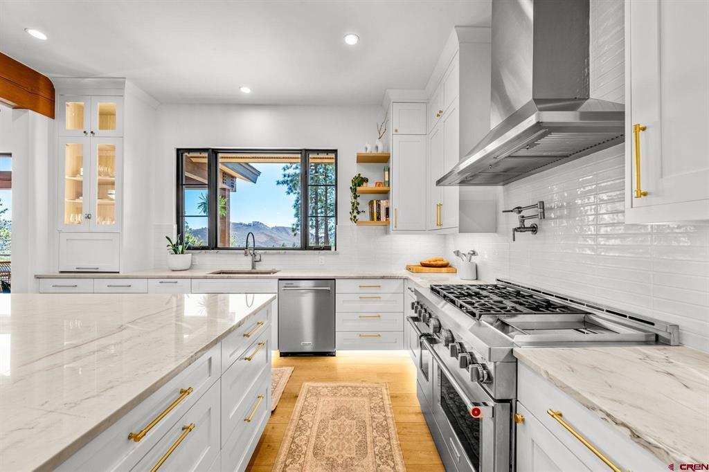 26 Boulder View Drive