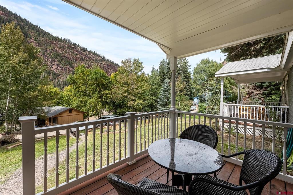 129 & 131 Loretta Court