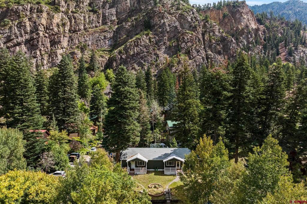 129 & 131 Loretta Court