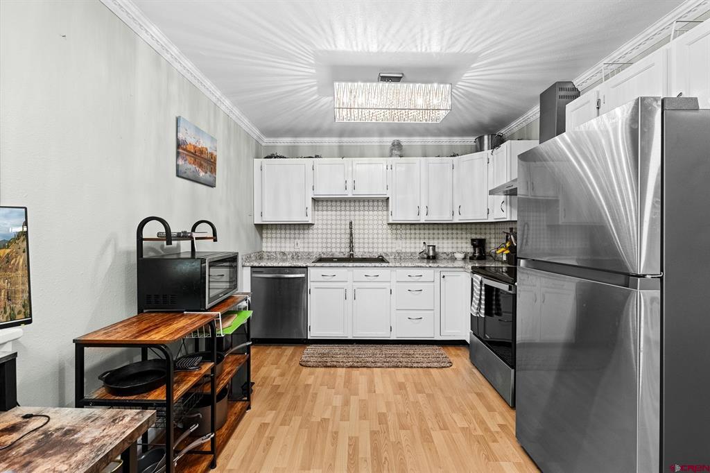 129 & 131 Loretta Court