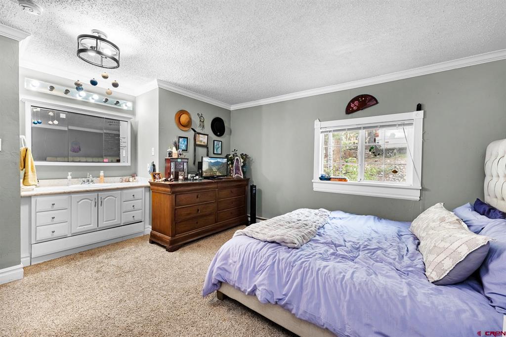 129 & 131 Loretta Court