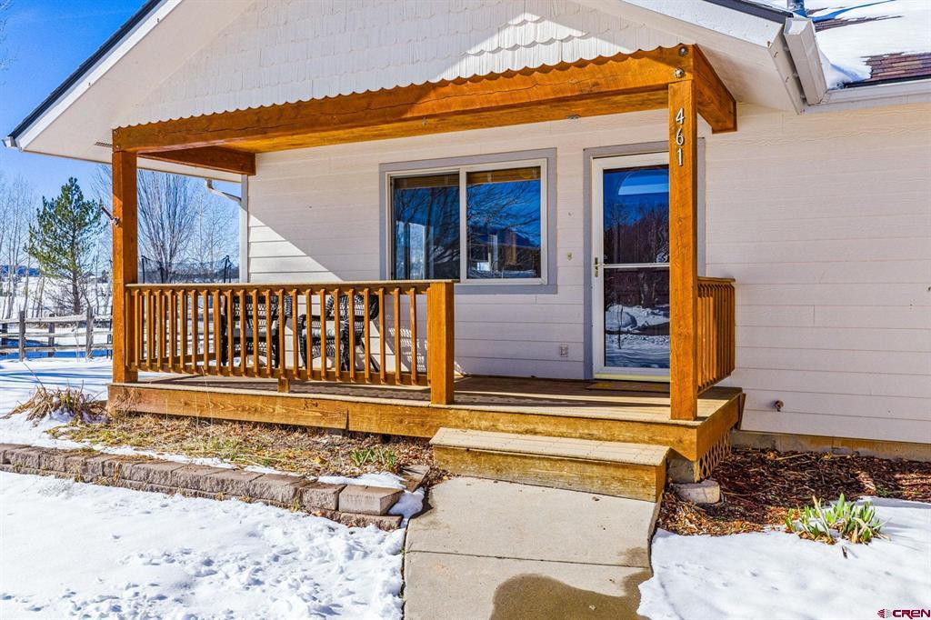 461 Knolls Circle