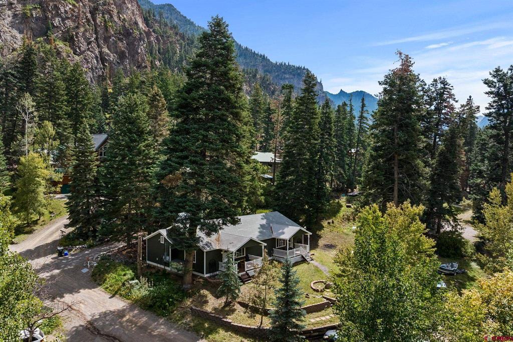 129 & 131 Loretta Court