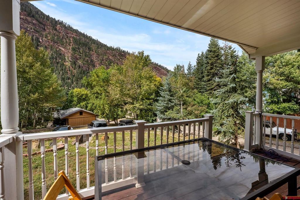 129 & 131 Loretta Court