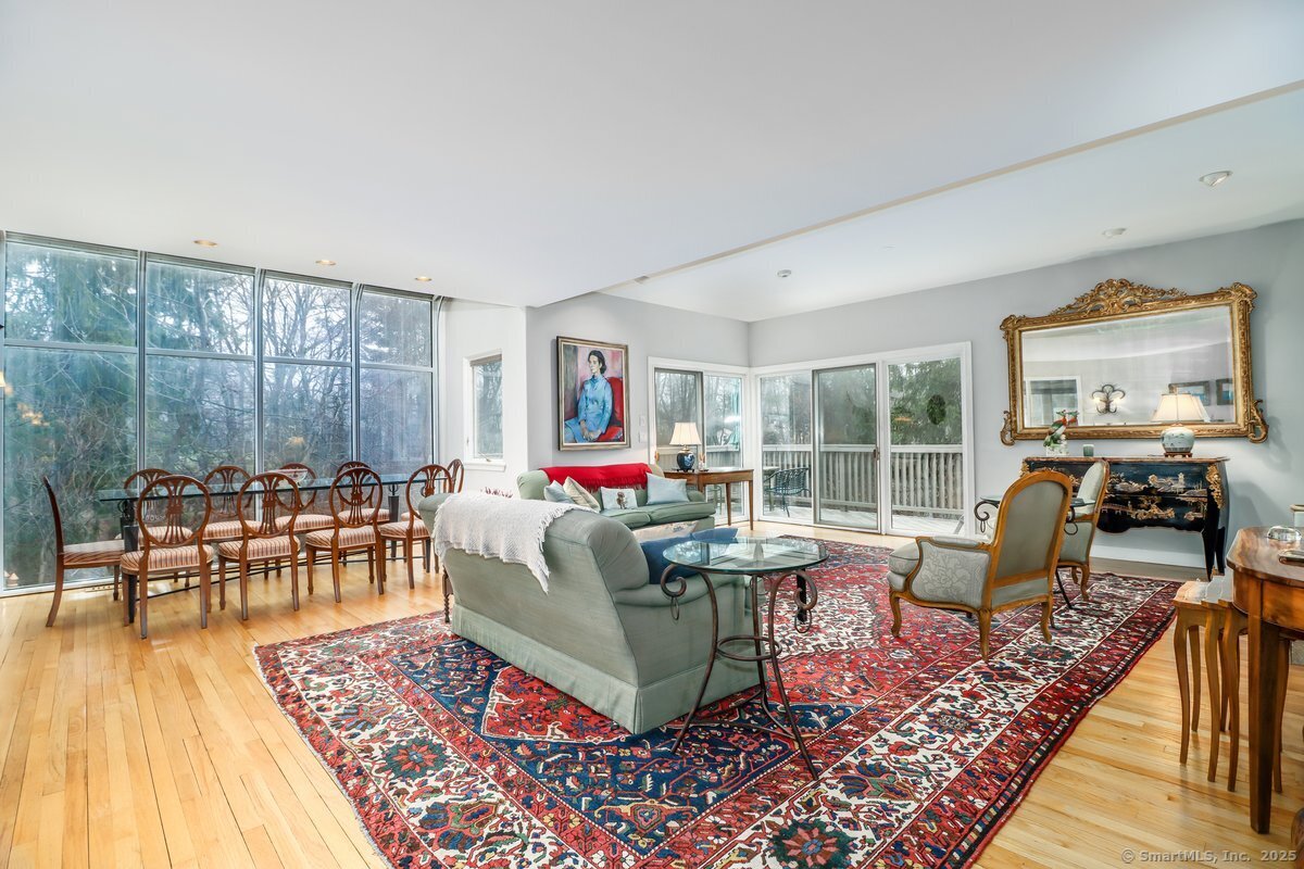 230 New Canaan Avenue 19