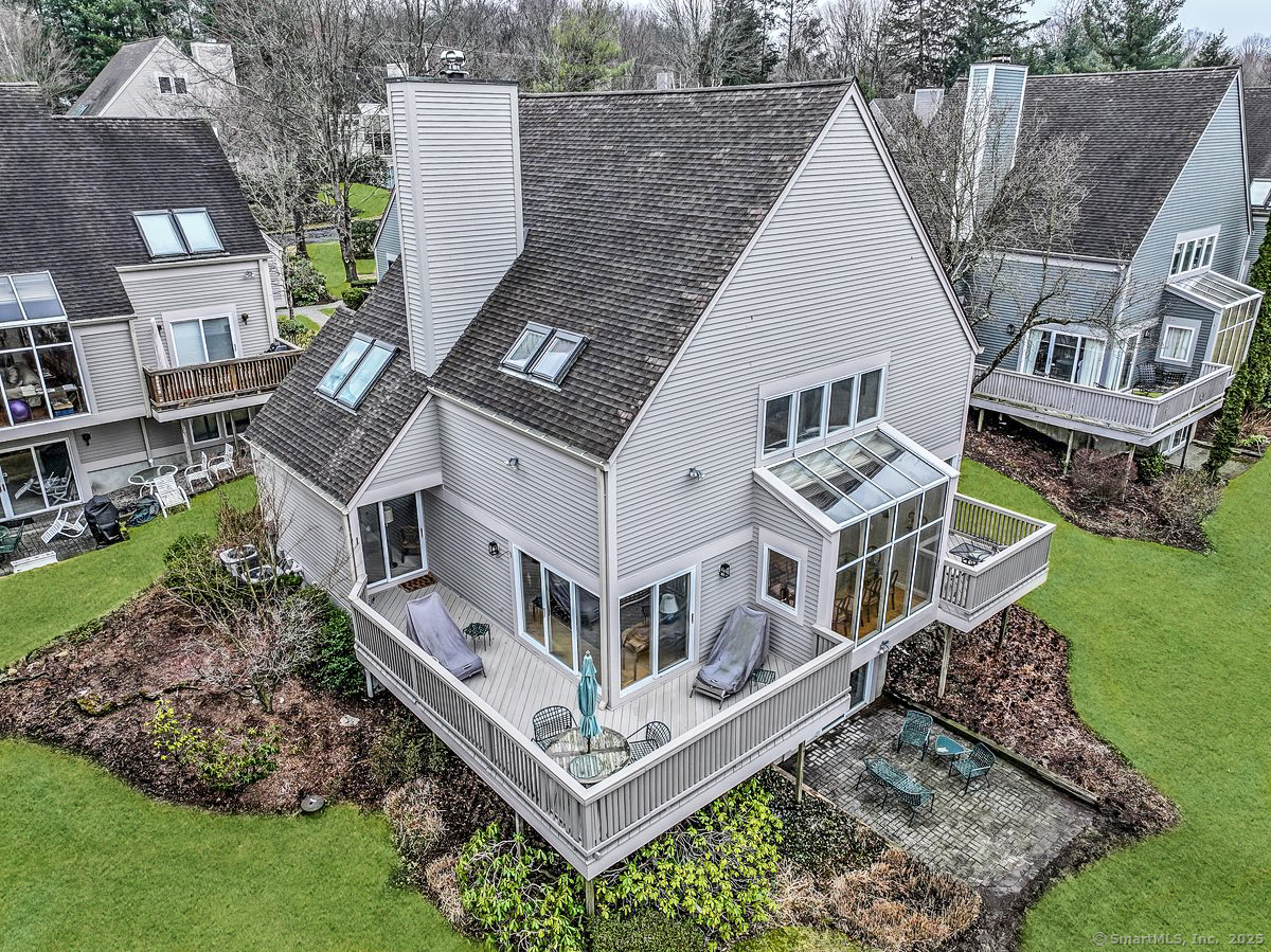 230 New Canaan Avenue 19