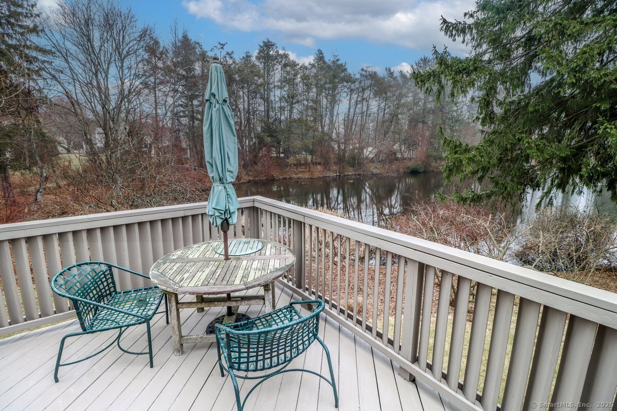 230 New Canaan Avenue 19