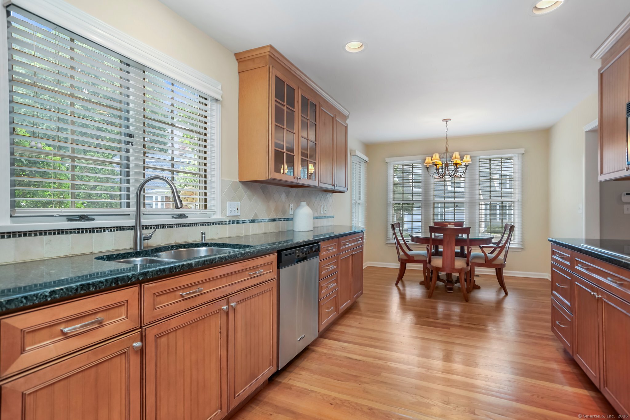 21 Lakeview Avenue 21