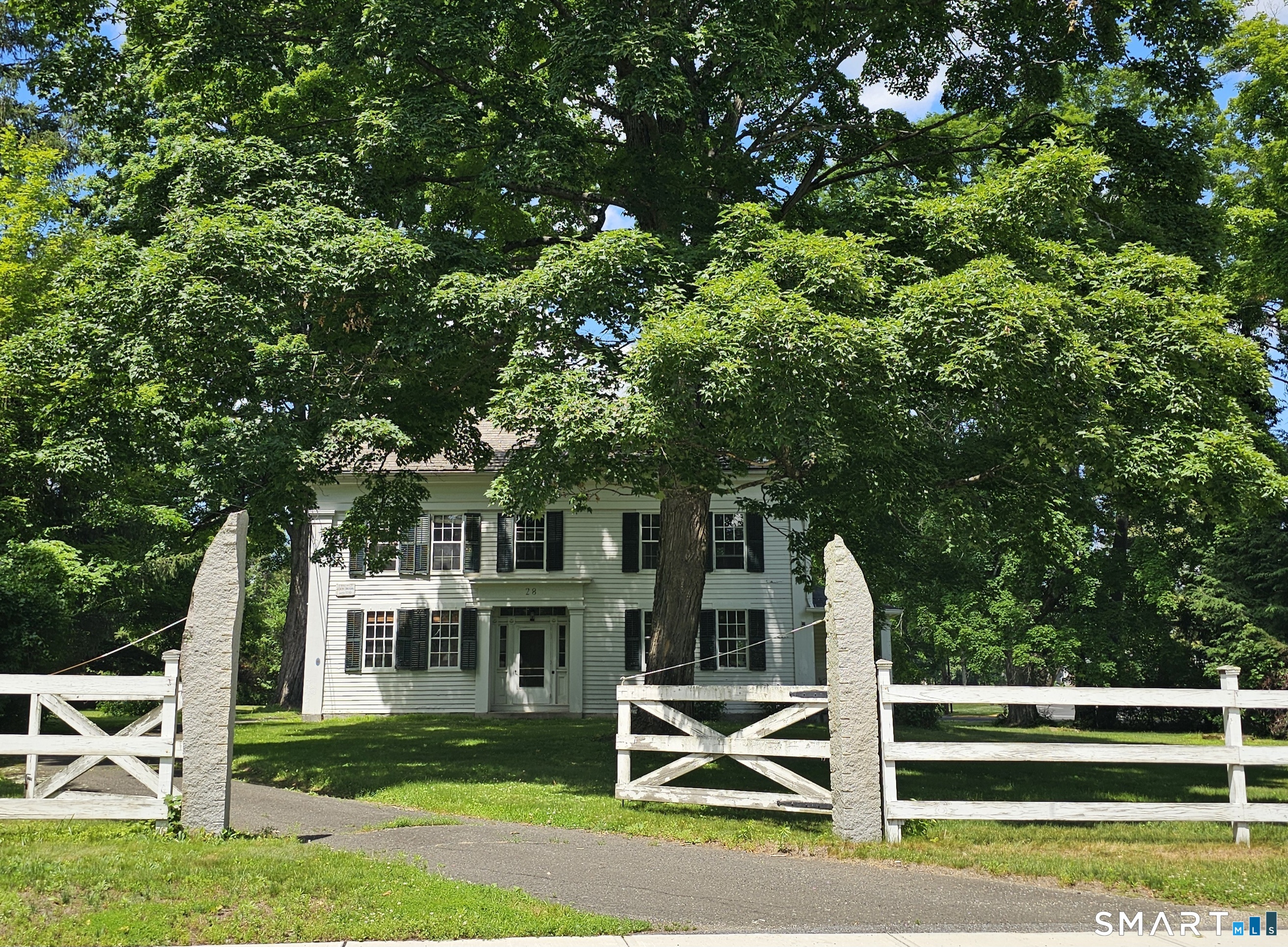 28 School Street Woodbury CT