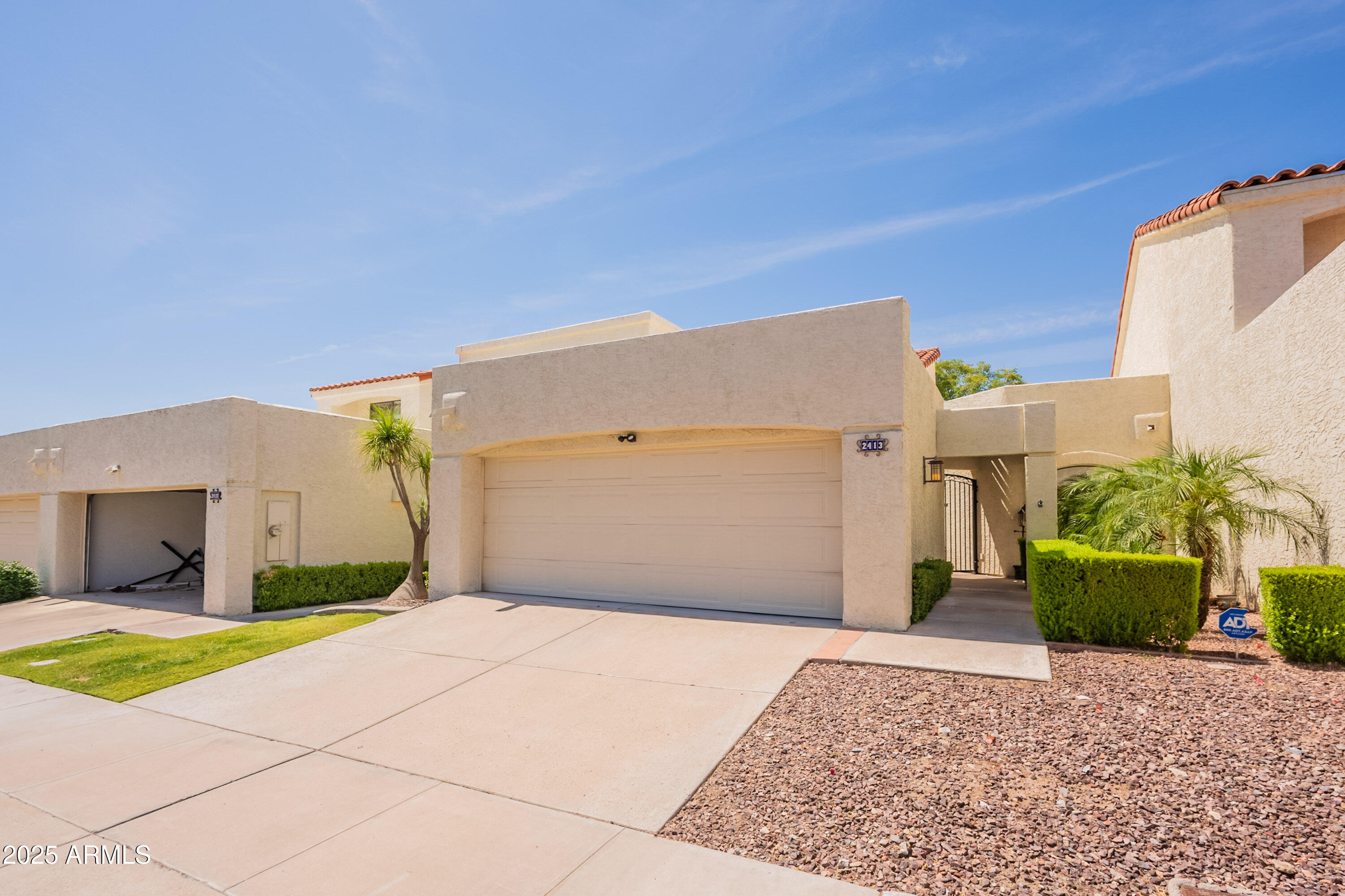 2413 E RANCHO Drive