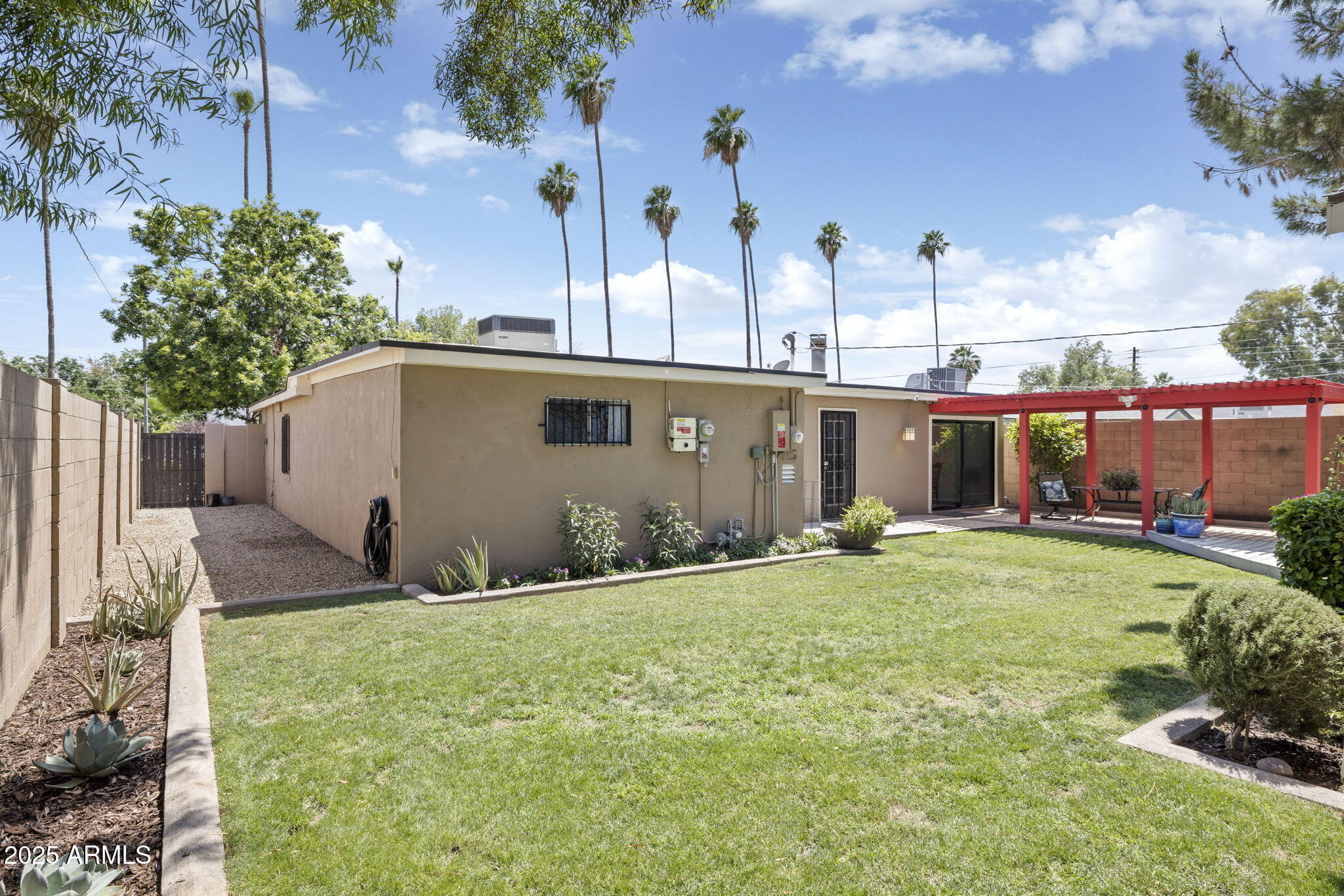 3018 E MULBERRY Drive
