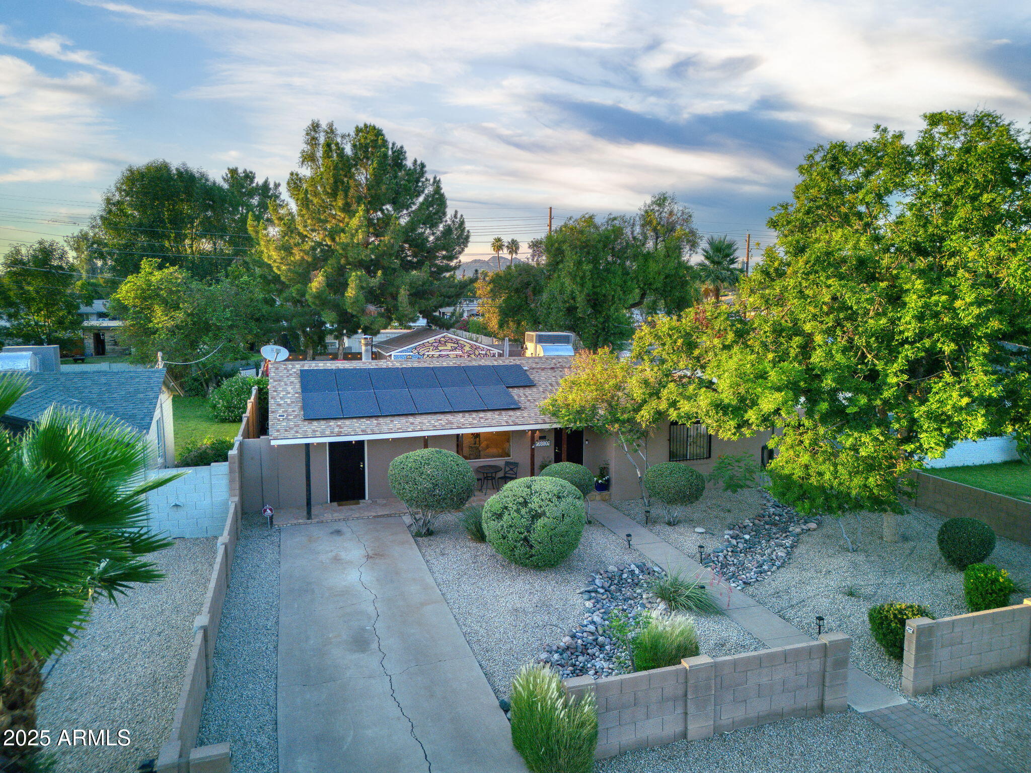 3018 E MULBERRY Drive