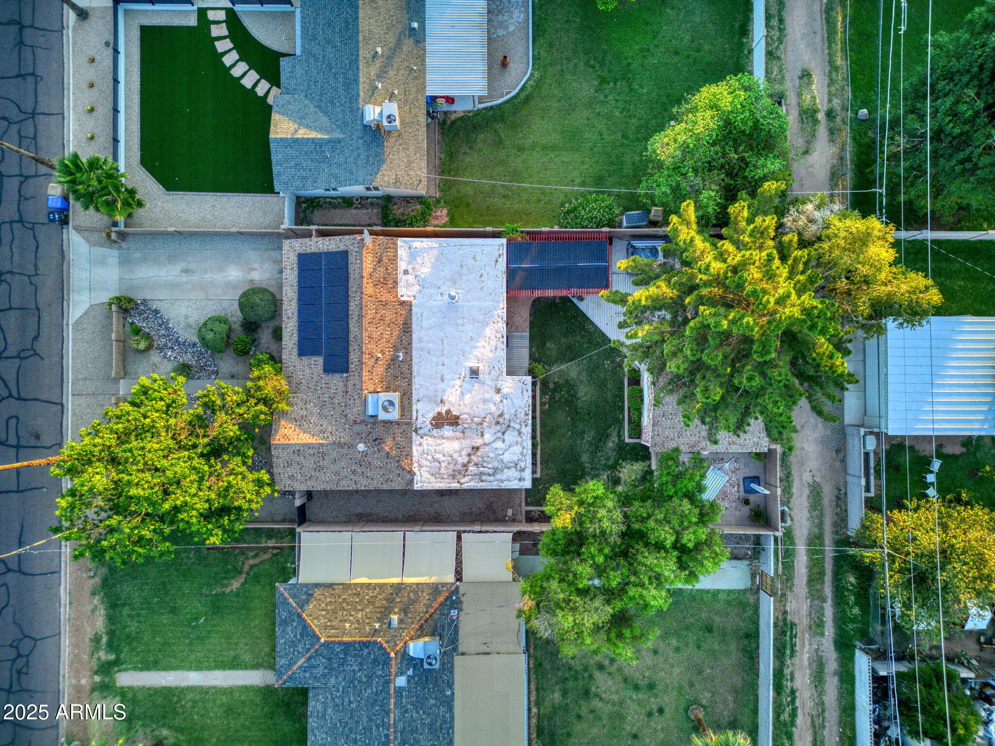 3018 E MULBERRY Drive