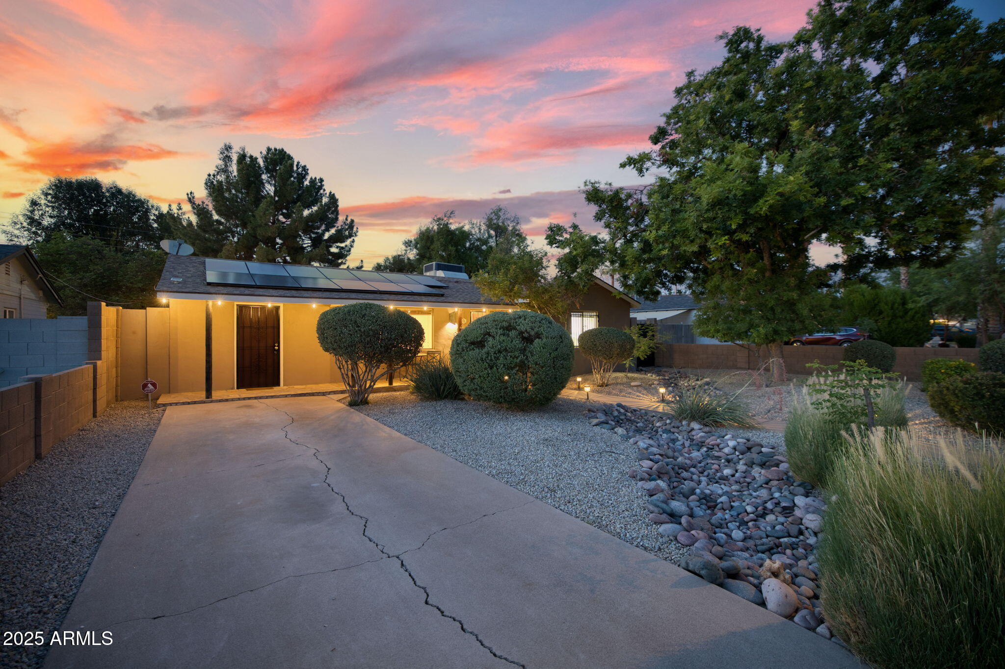 3018 E MULBERRY Drive