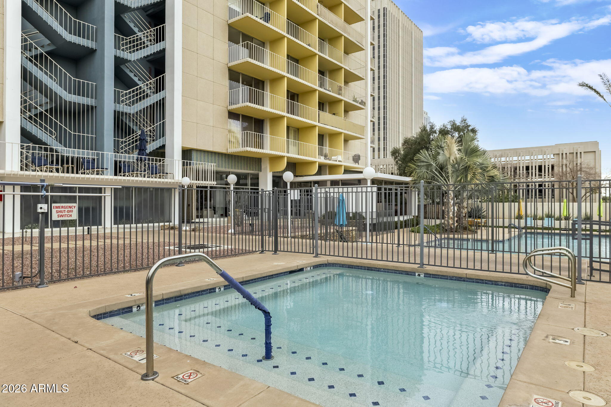 207 W CLARENDON Avenue 3H