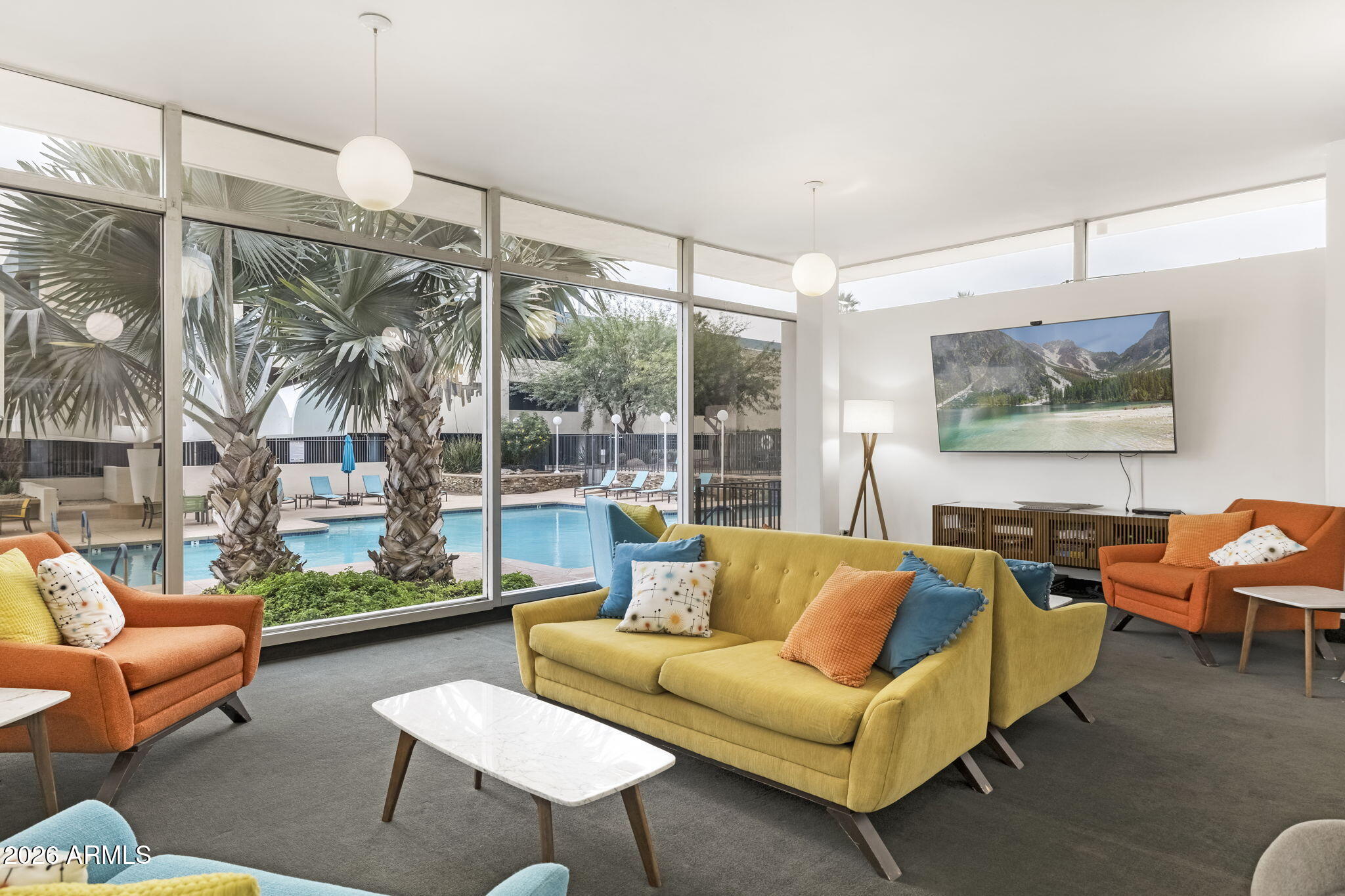 207 W CLARENDON Avenue 3H