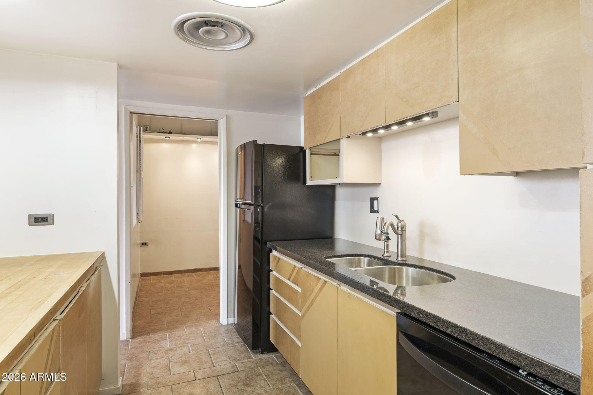 207 W CLARENDON Avenue 3H