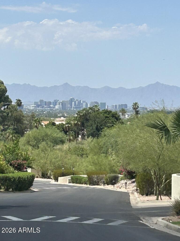3800 E LINCOLN Drive 6