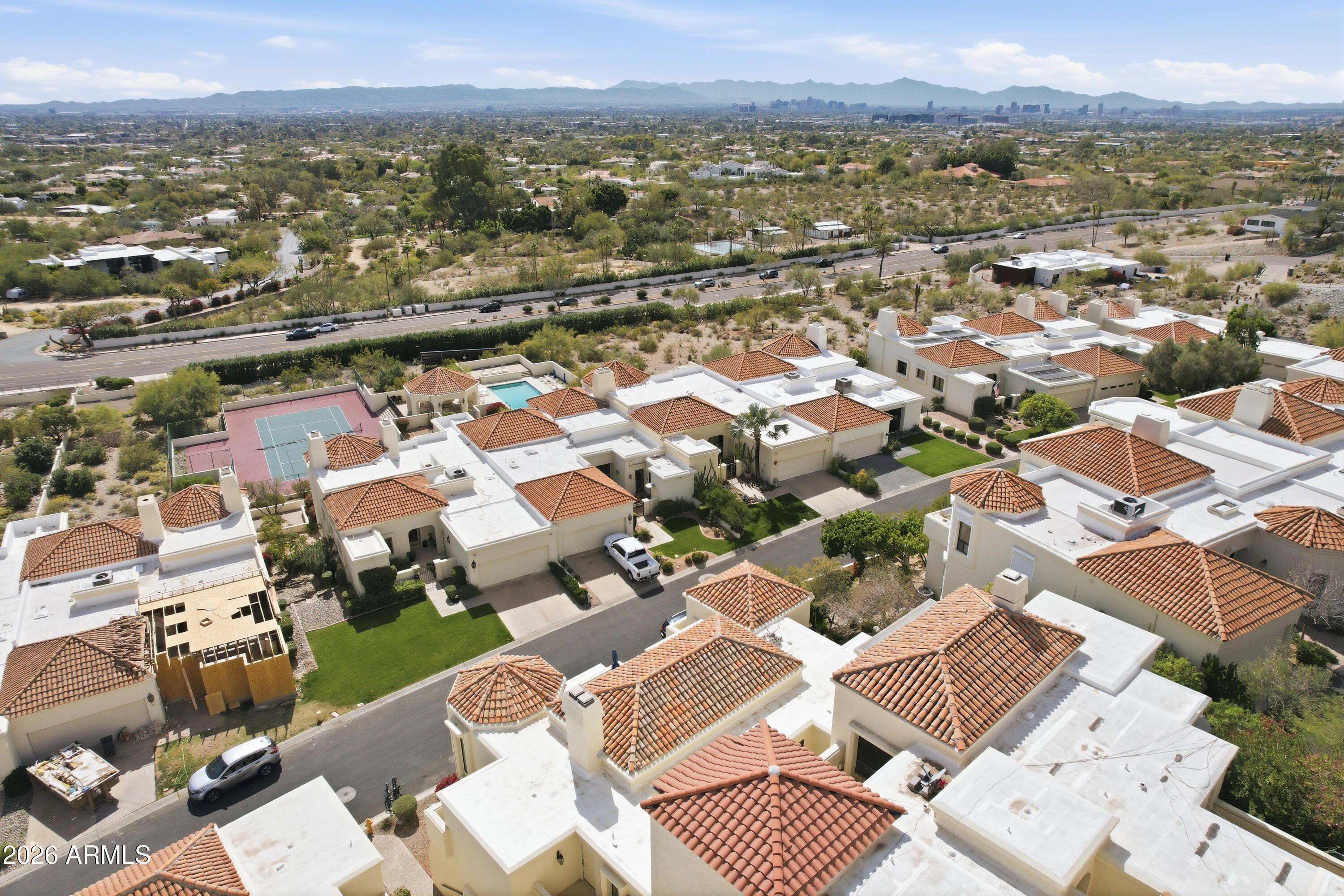 3800 E LINCOLN Drive 6