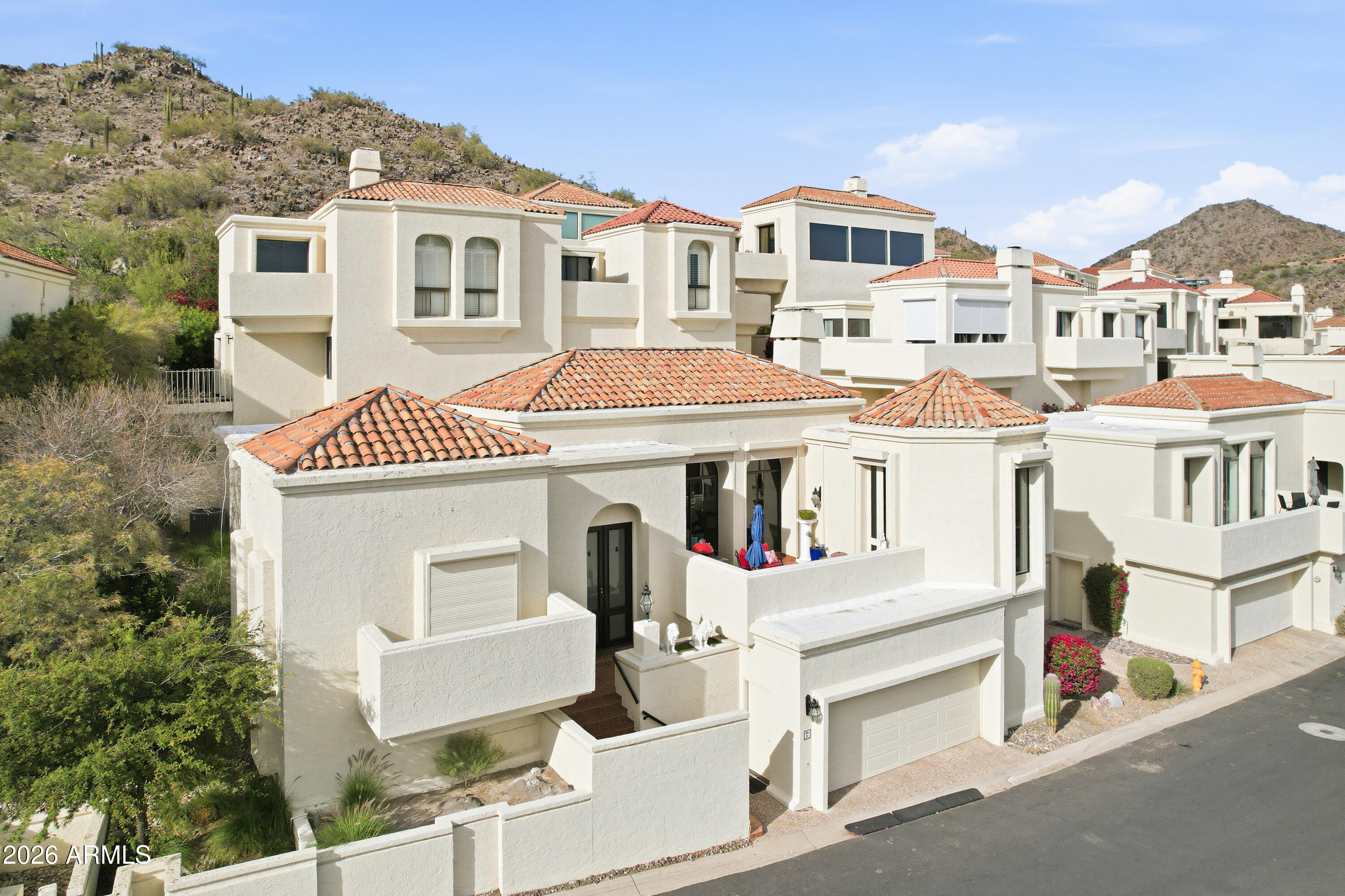3800 E LINCOLN Drive 6