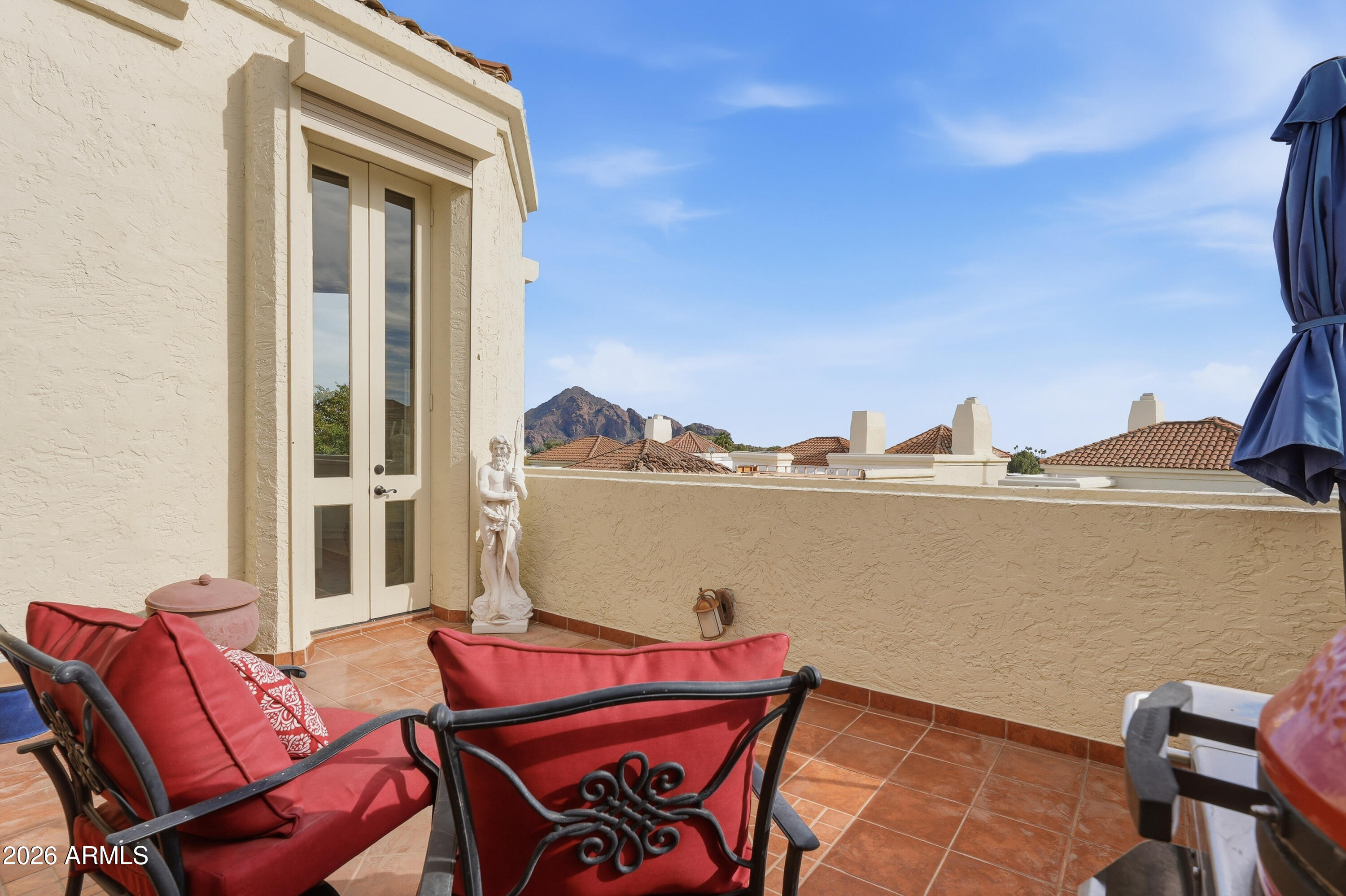 3800 E LINCOLN Drive 6